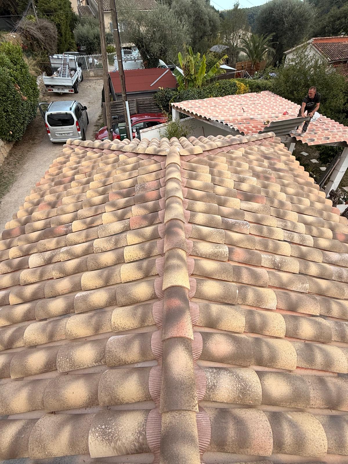 Réalisation de couverture toiture tuiles Expert Toiture 83 dans le Var